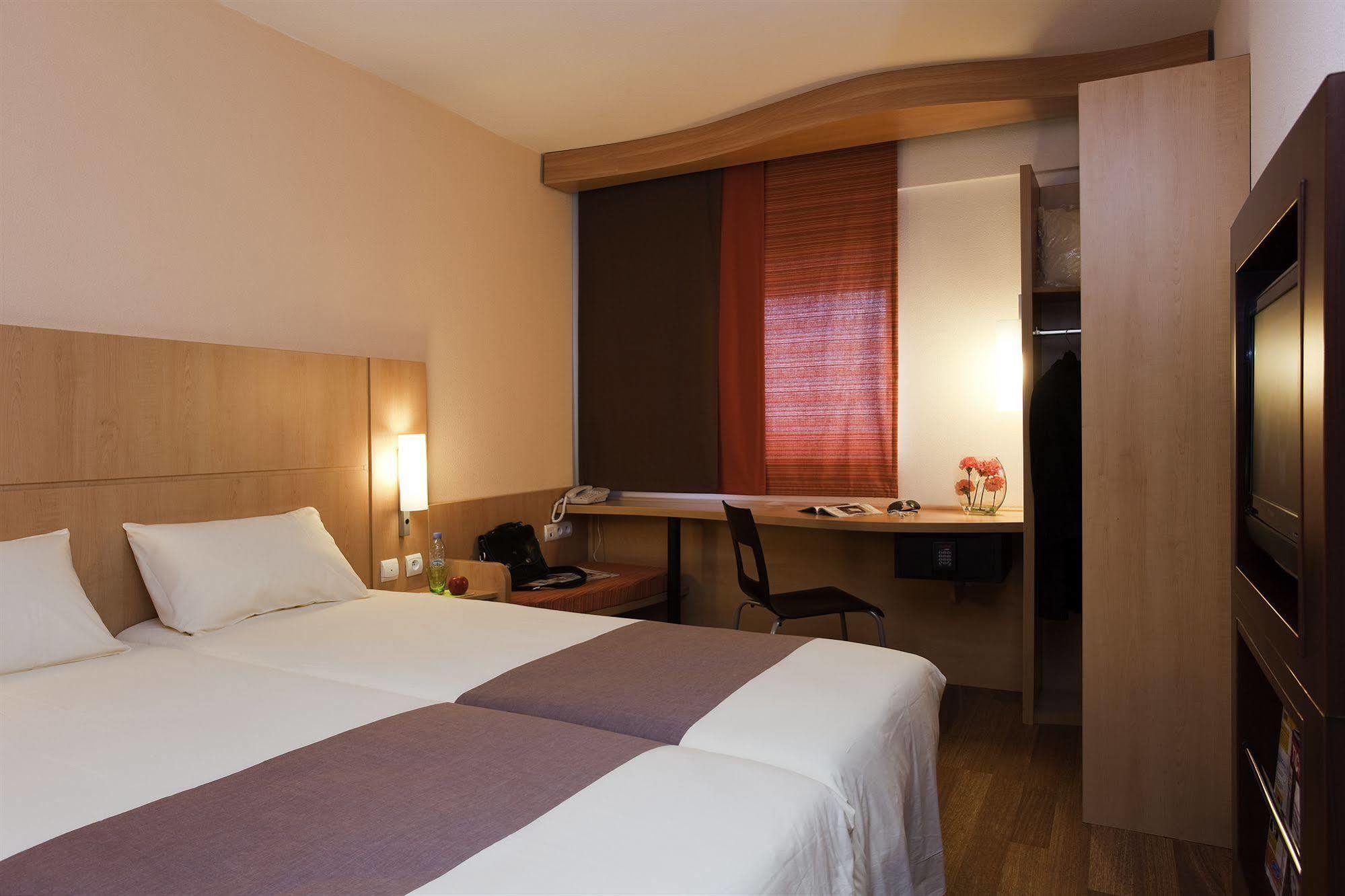 Ibis Cancun Centro Exterior foto